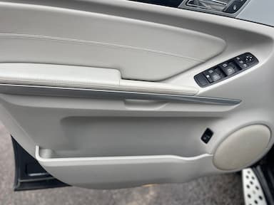 Mercedes-Benz M-Class 2010 - Thumbnail 12