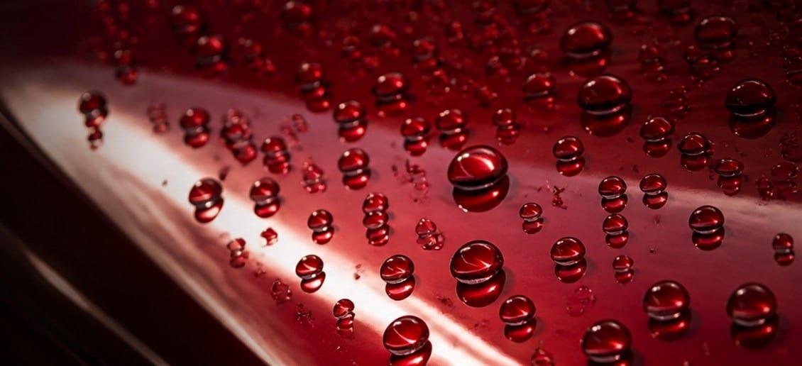 Gouttes d’eau sur une peinture protégée par PaintGuard Ceramic+