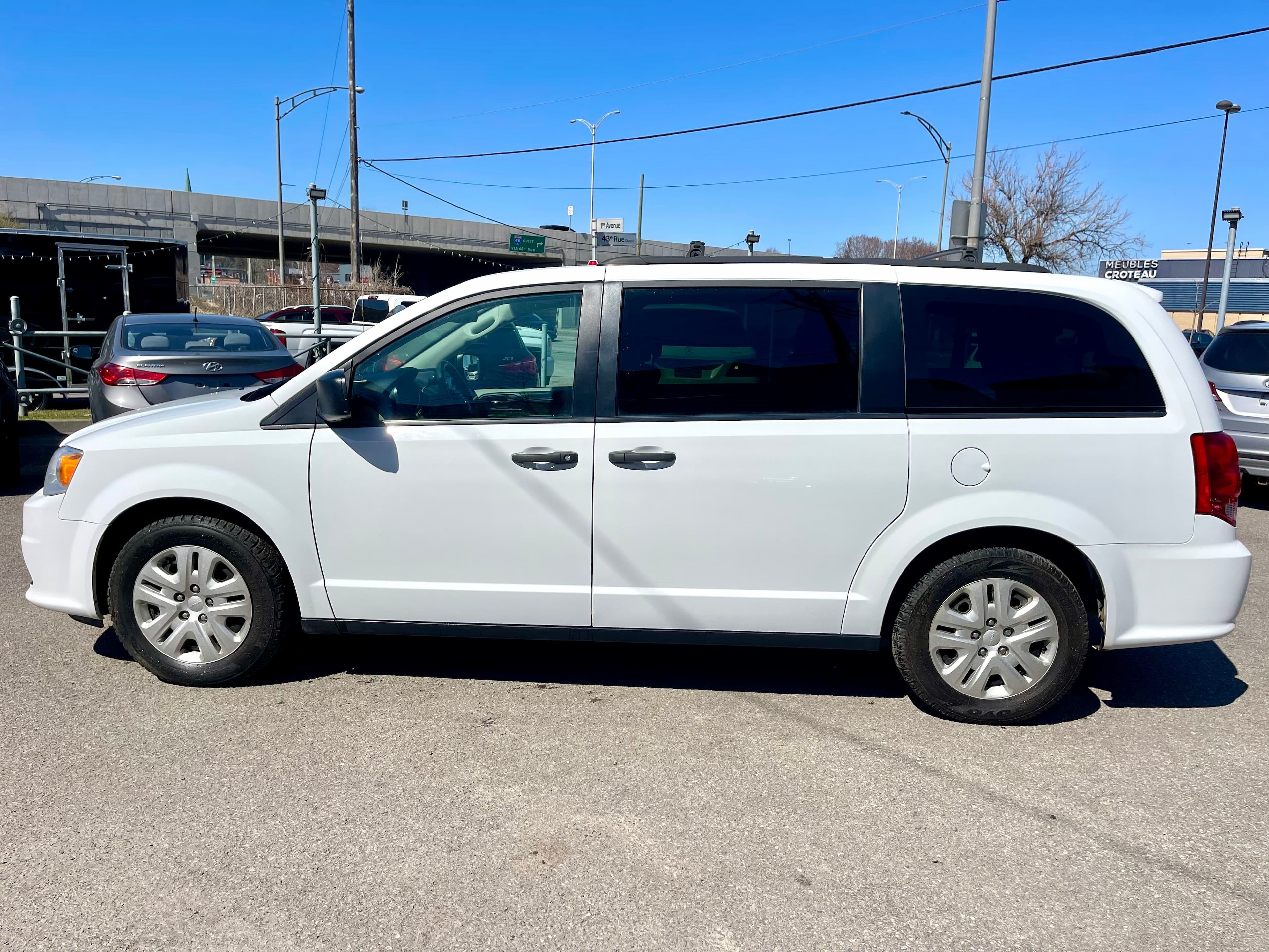 Dodge Grand Caravan 2020 - Image 2