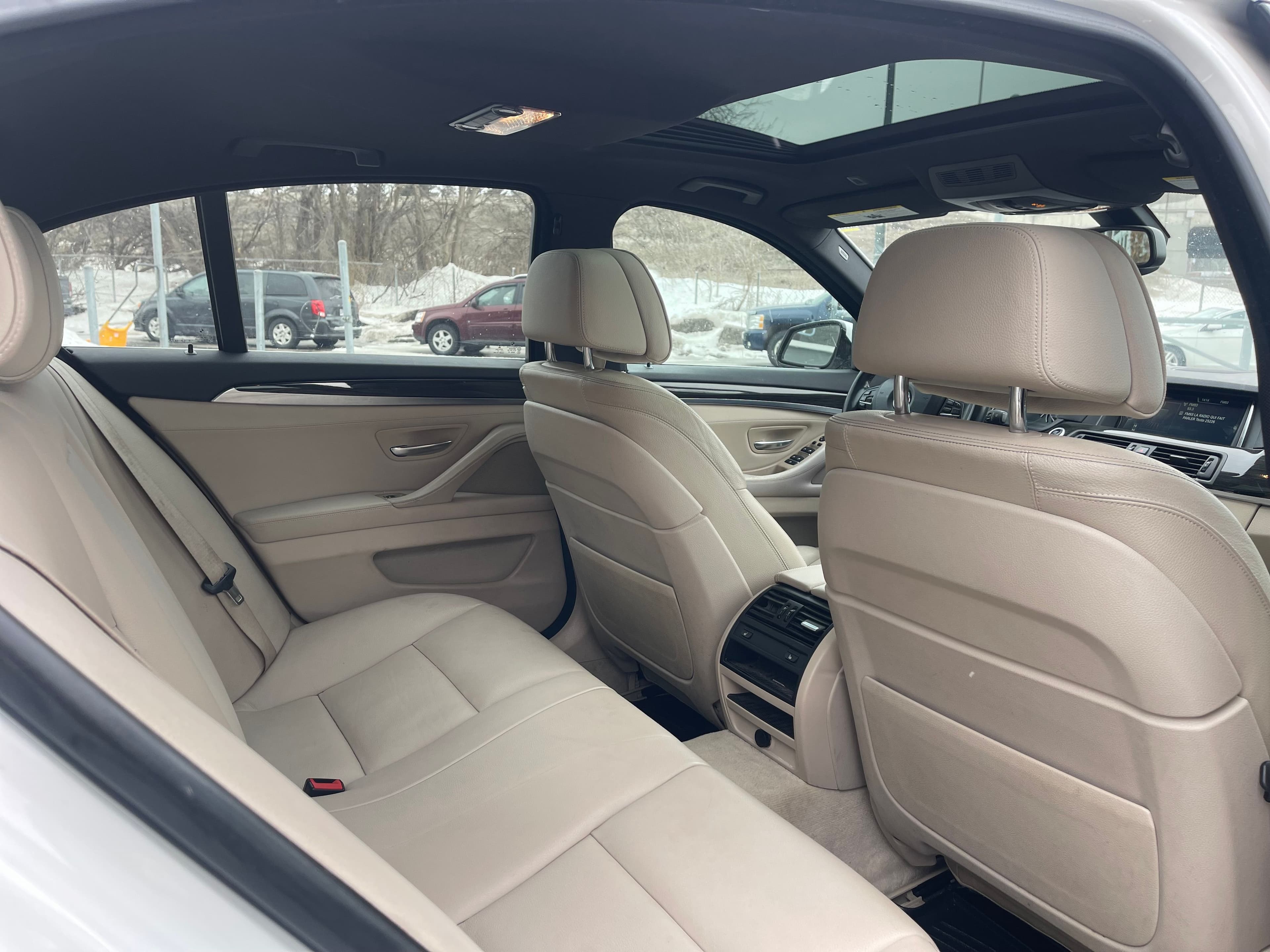 BMW 5 Series 2014 - Image 17