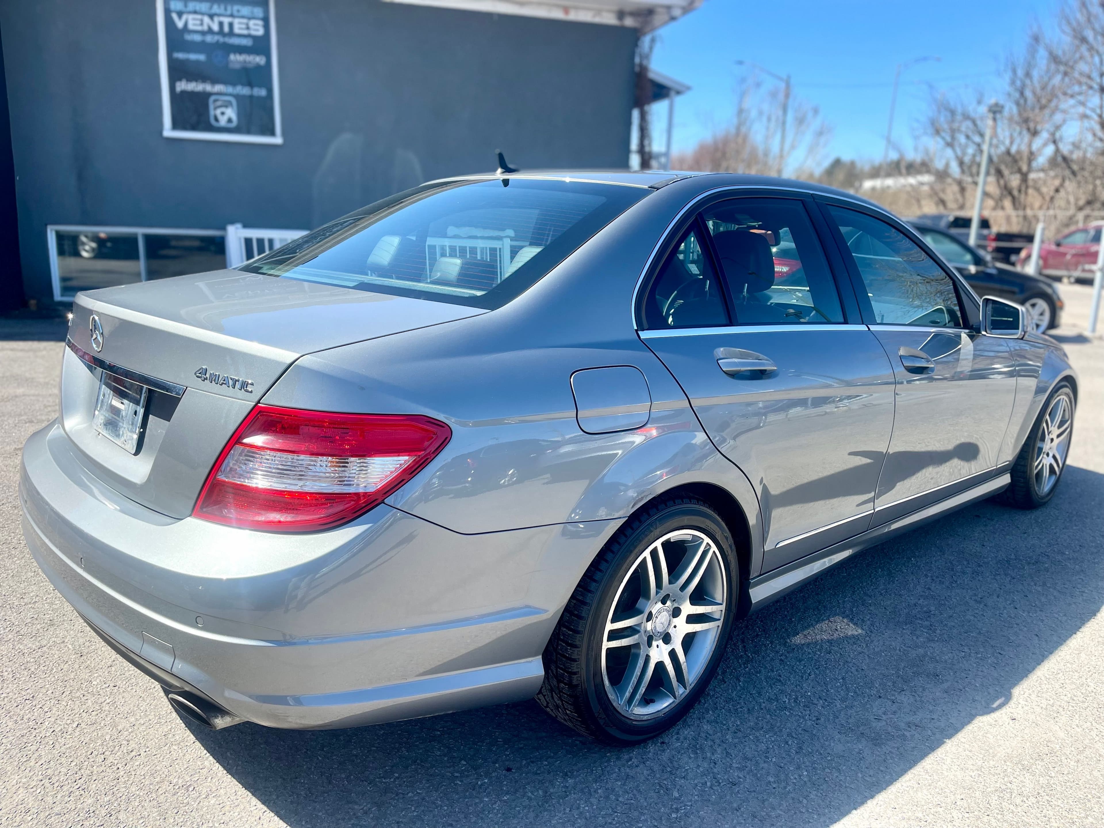 Mercedes-Benz C-Class 2011 - Image 3