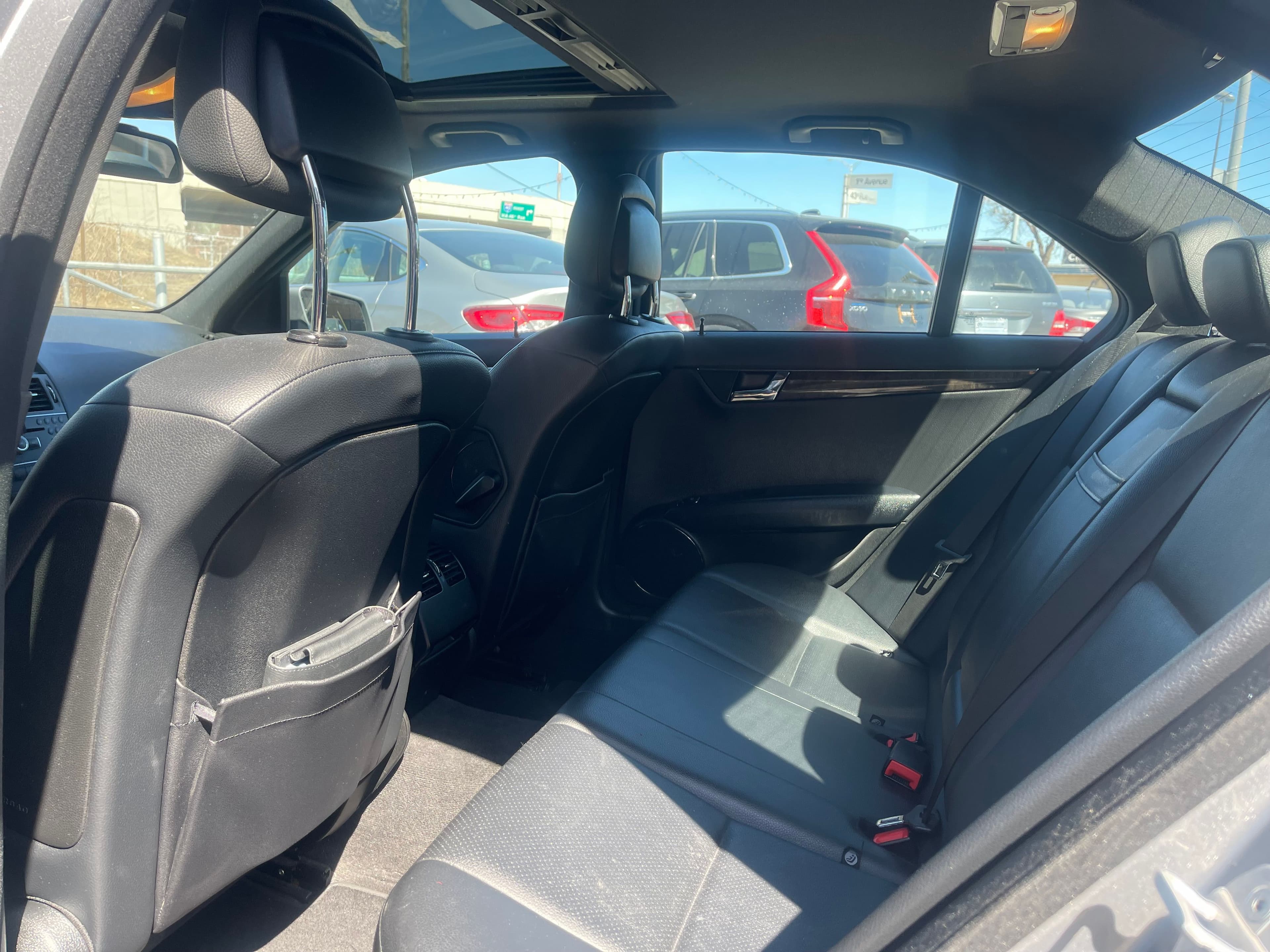 Mercedes-Benz C-Class 2011 - Image 15